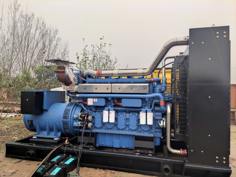 展会柴油发电机组更换机油时，应遵循哪些步骤？